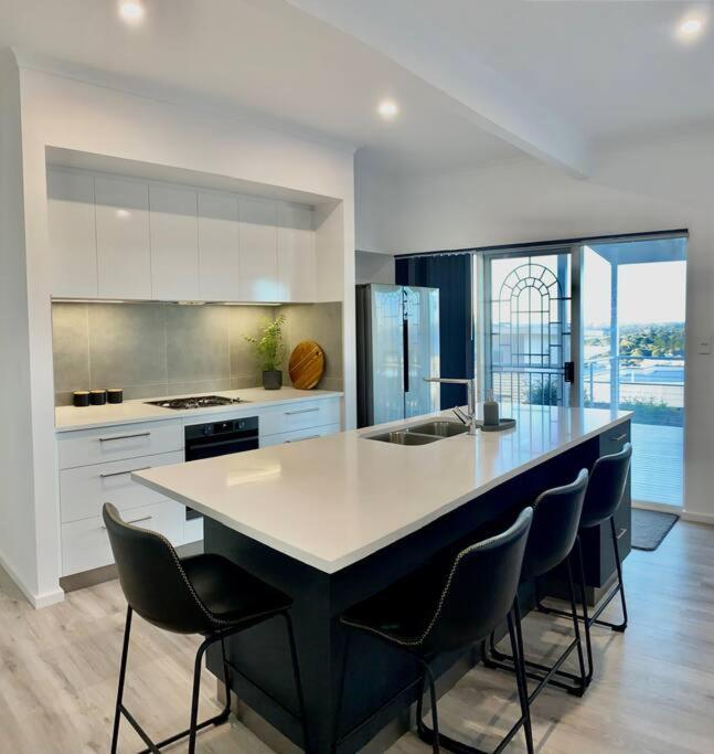 Middleton Views Villa Albany